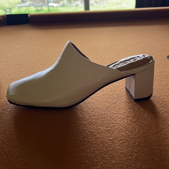 Ladies , Size 8 , Franco Sarto mule , Cream color , 2 1/2 inch heel - Picture 3 of 5